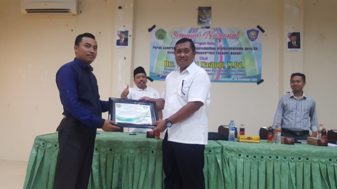  MELALUI SEMINAR NASIONAL, BKPI BEKALI MAHASISWA MENGHADAPI MASYARAKAT ASIA