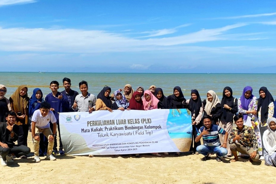 Prodi BKPI Hadirkan Perkuliahan Luar Kelas di Pantai, Mahasiswa Antusias Terapkan Ilmu Secara Nyata